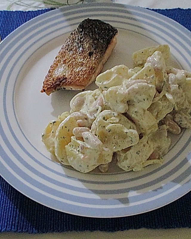 Kartoffelsalat mit weißen Bohnen