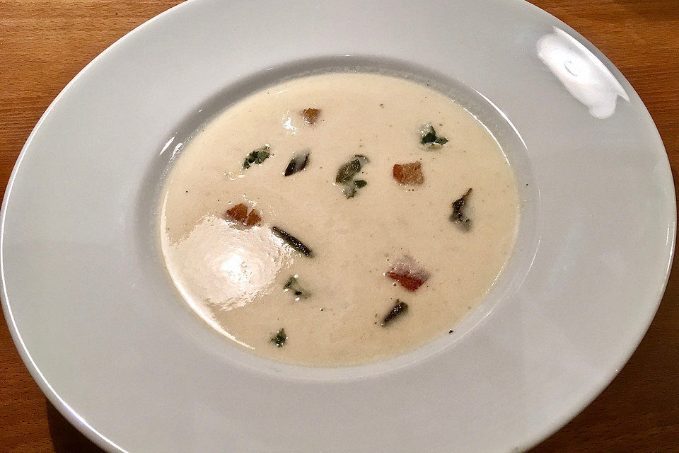 Selleriesuppe mit Roquefort