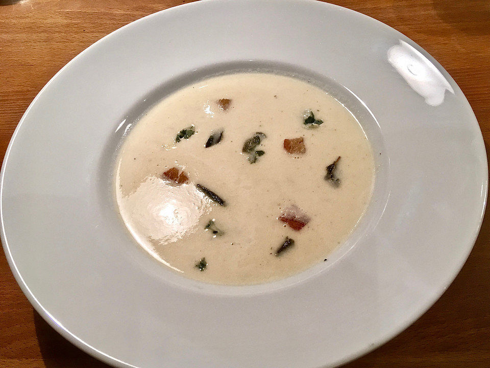 Selleriesuppe mit Roquefort| Chefkoch