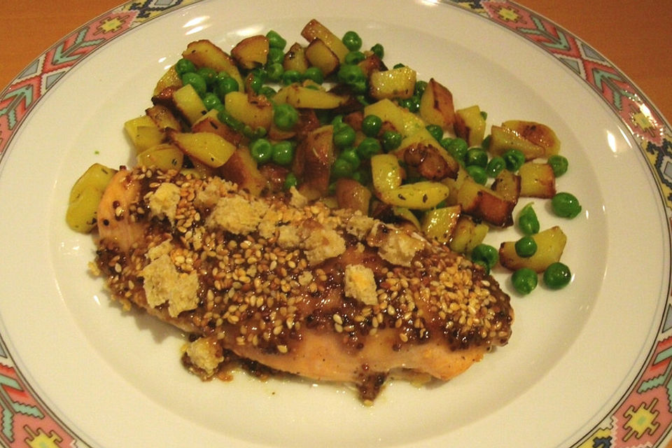 Lachsfilet mit Senf-Ahornsirup-Topping und Sesam-Croutons