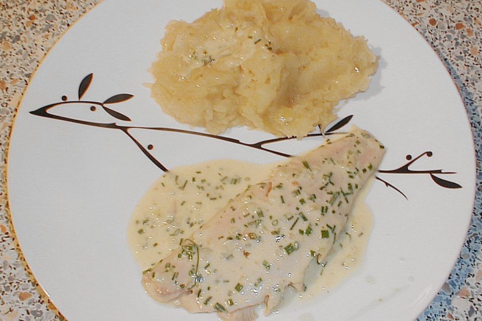 Forellenfilet in Senfsauce mit Kartoffel - Sauerkraut - Püree