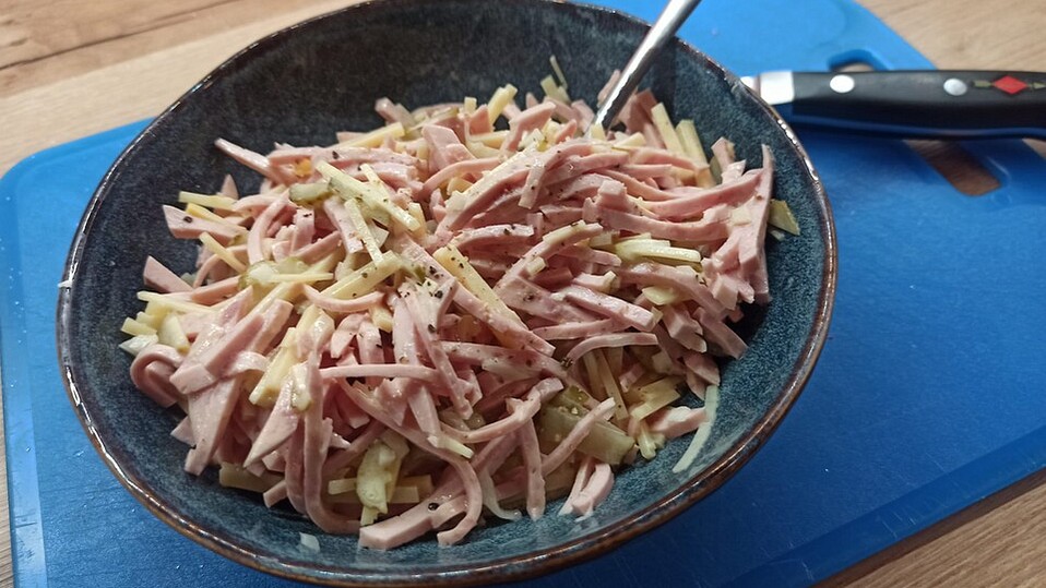 Käse-Wurst-Salat mit Dressing von zweierlei Senf von Weisswurst