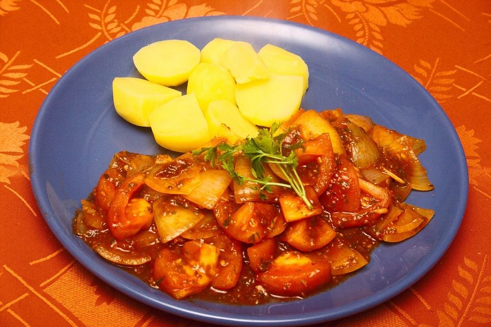 Tomaten-Zwiebel-Letscho mit Chiasamen