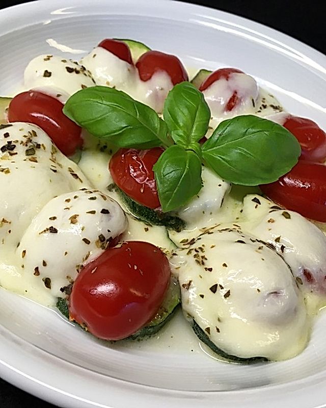 Zucchini - Mozzarella - Tomaten - Gemüse