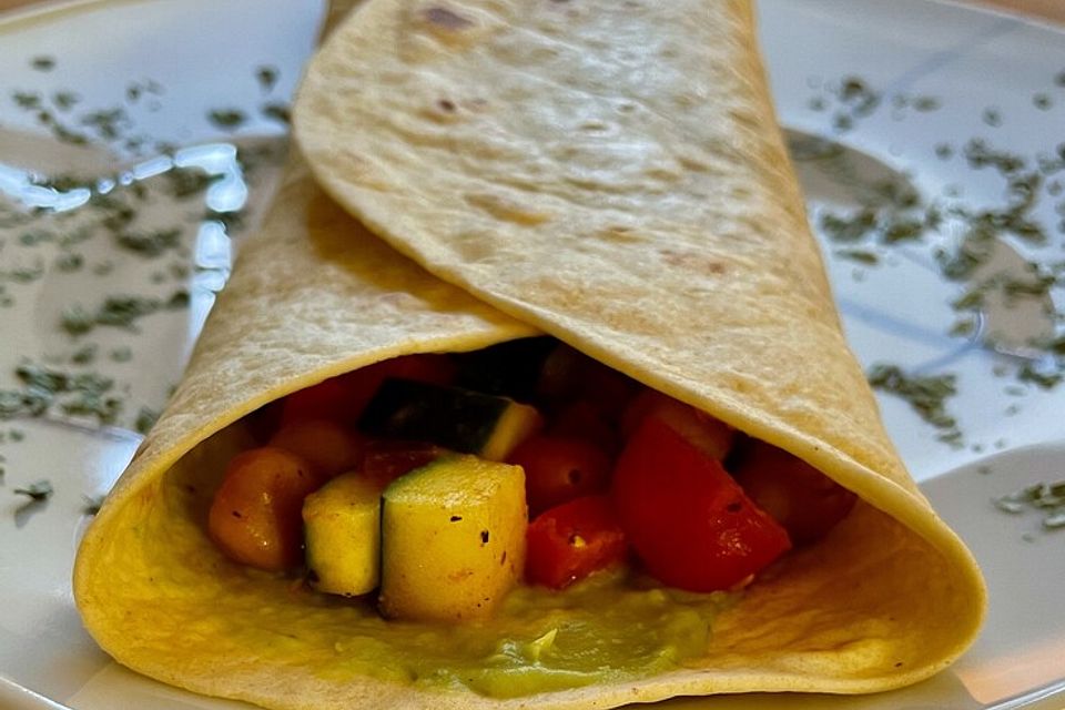 Gemüse-Avocado-Wrap