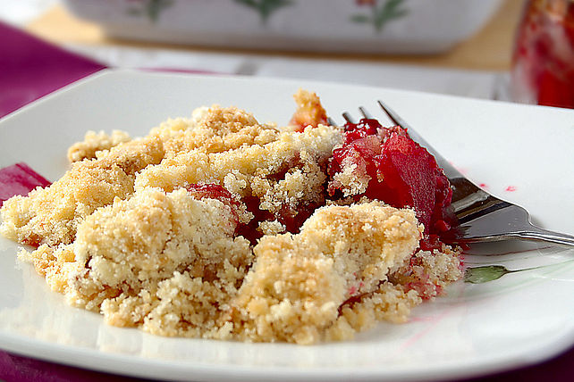 Crumble mit Himbeeren und Äpfeln von bbbirgit3| Chefkoch