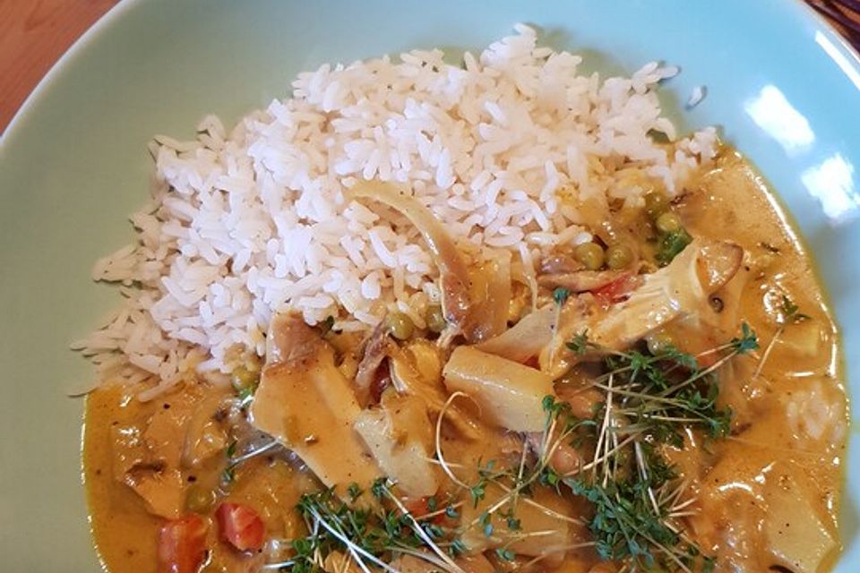 Geflügel-Bananen-Curry mit Reis