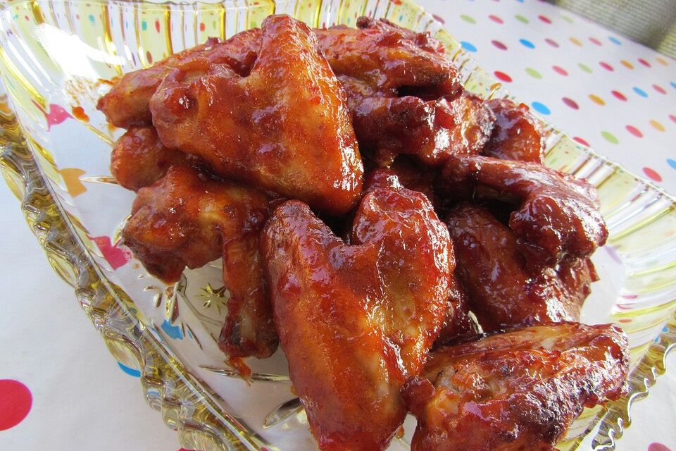 Chicken Wings mit Barbecue-Honig-Marinade