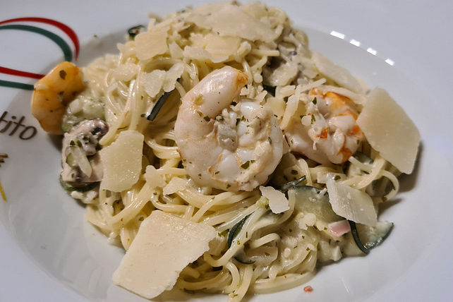 Spaghetti in Garnelen-Zucchini-Champignon-Frischkäse-Sauce von ...