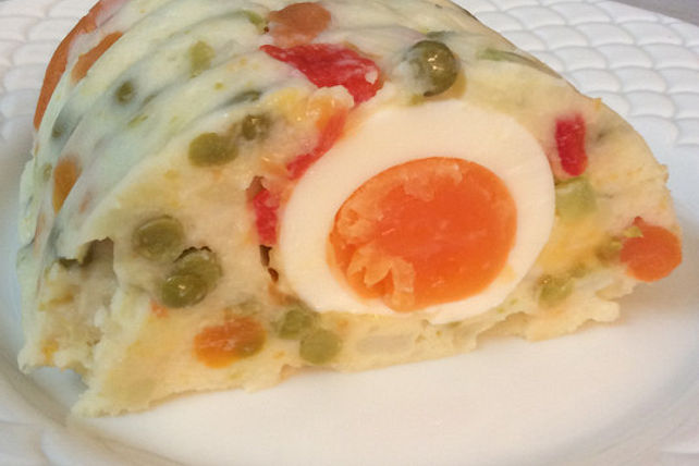 Russischer Kartoffelsalat in Rehrückenform von amaliaxi| Chefkoch Russischer Kartoffelsalat in Rehrückenform von amaliaxi| Chefkoch