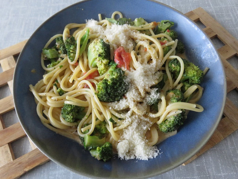 Brokkoli-Tomaten-Spaghetti von Möhrchen27| Chefkoch