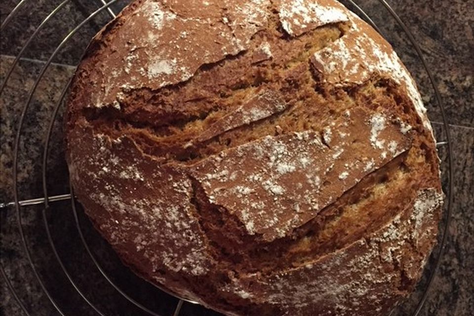 Landbrot im Schmortopf