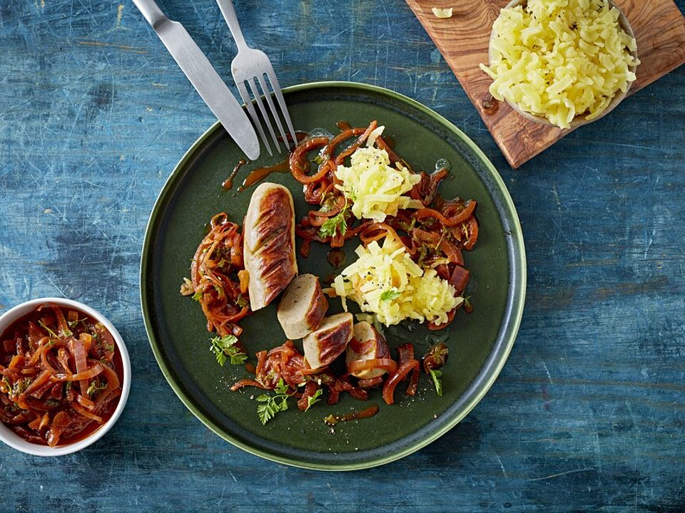 Bratwurst-mit-Paprikazwiebeln