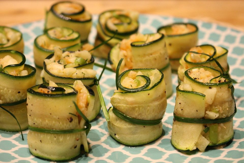 Zucchini - Räucherlachs - Röllchen