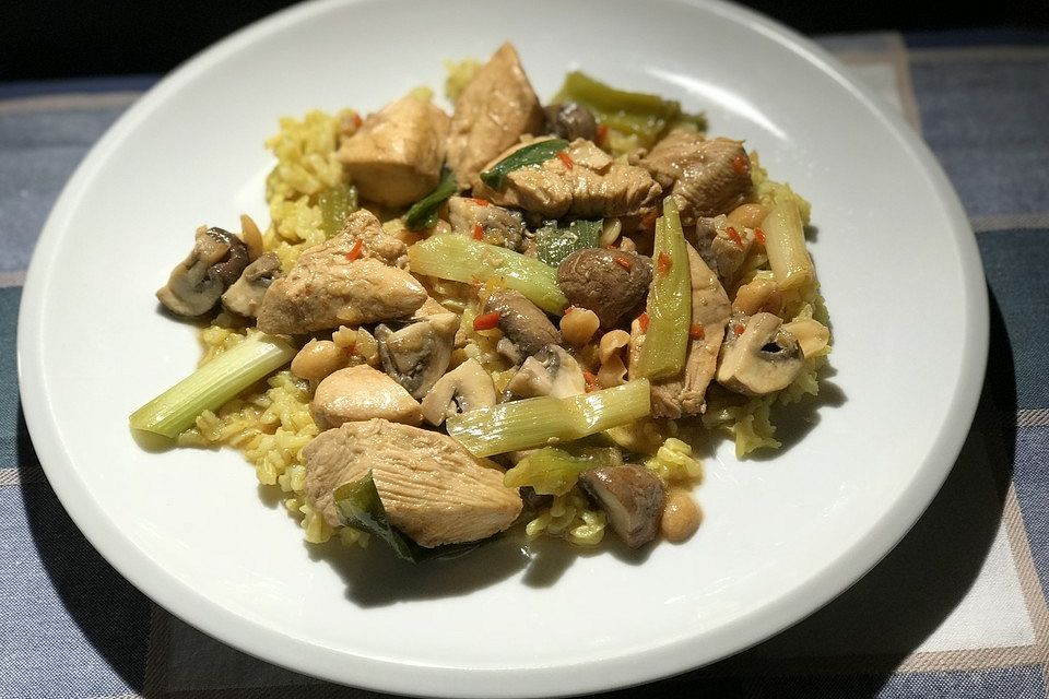 Asia-Hähnchen mit Aprikosen und Erdnüssen