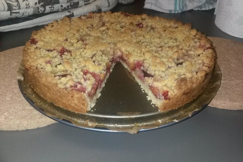 Pflaumenkuchen mit Streuseln