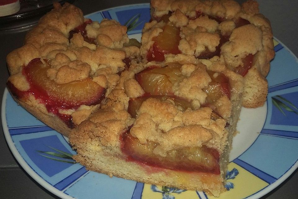 Pflaumenkuchen mit Streuseln