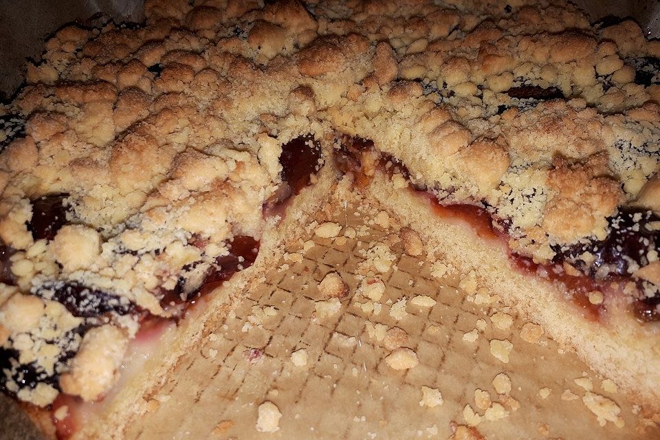 Pflaumenkuchen mit Streuseln