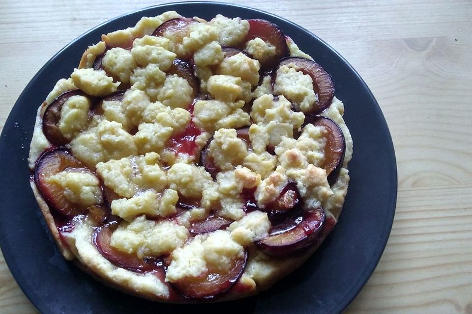 Pflaumenkuchen mit Streuseln