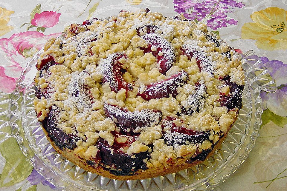 Pflaumenkuchen mit Streuseln