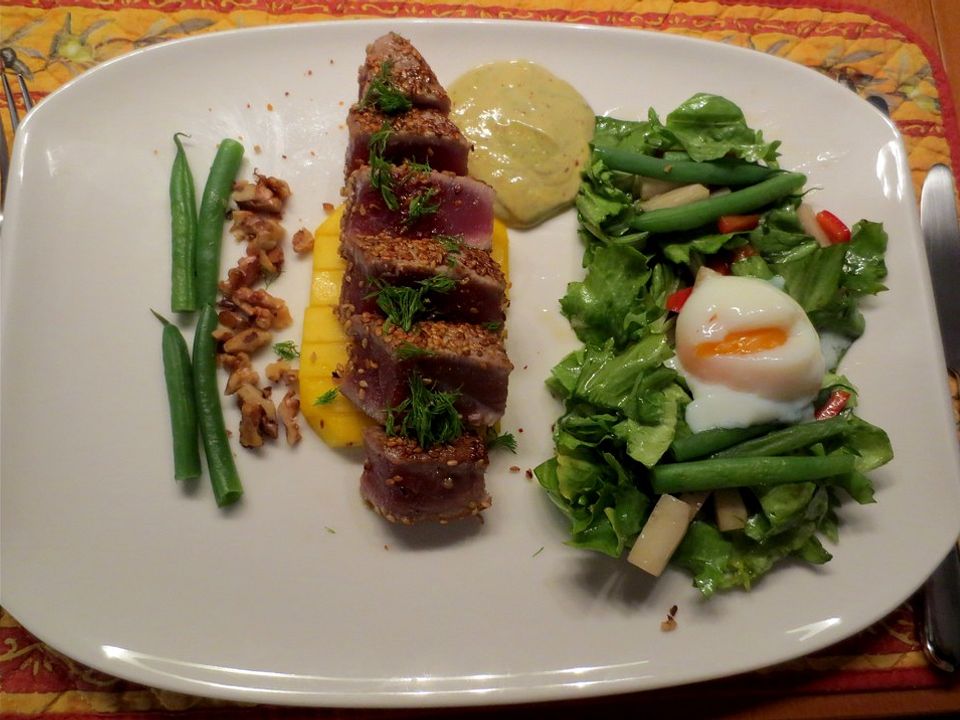 Thunfisch Tataki mit Mango, Blattsalat und Onsen-Ei von Mathias56| Chefkoch