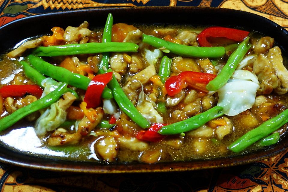 Ayam Saus Jambu khas 'Sriwidi'