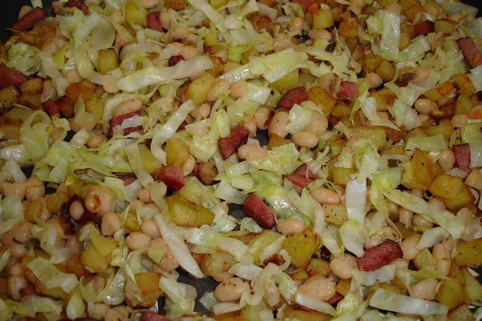 Kartoffel-Bohnen-Spitzkohlpfanne