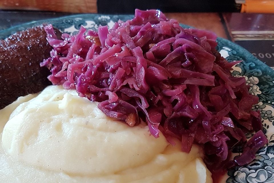 Kurz gebratener Rotkohl mit Balsamico