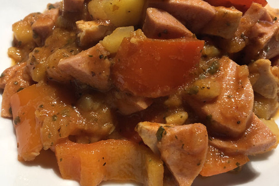 Lyoner-Kartoffel-Gulasch mit Paprika und Tomaten