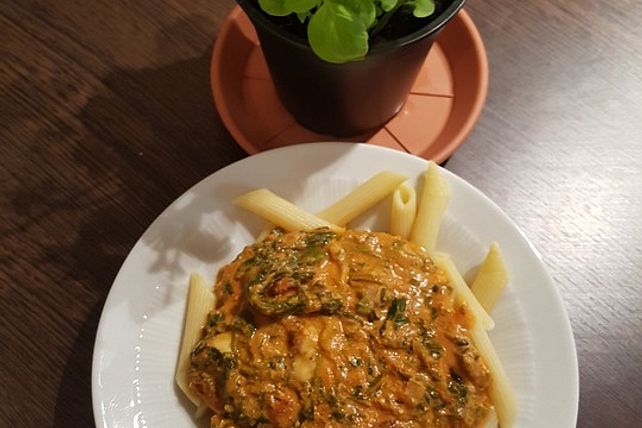 Pasta mit cremiger Tomatensauce und Blattspinat von SunnyClaudi2110 ...