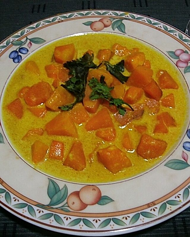 Würziges, cremiges Curry mit Kürbis und Süßkartoffel
