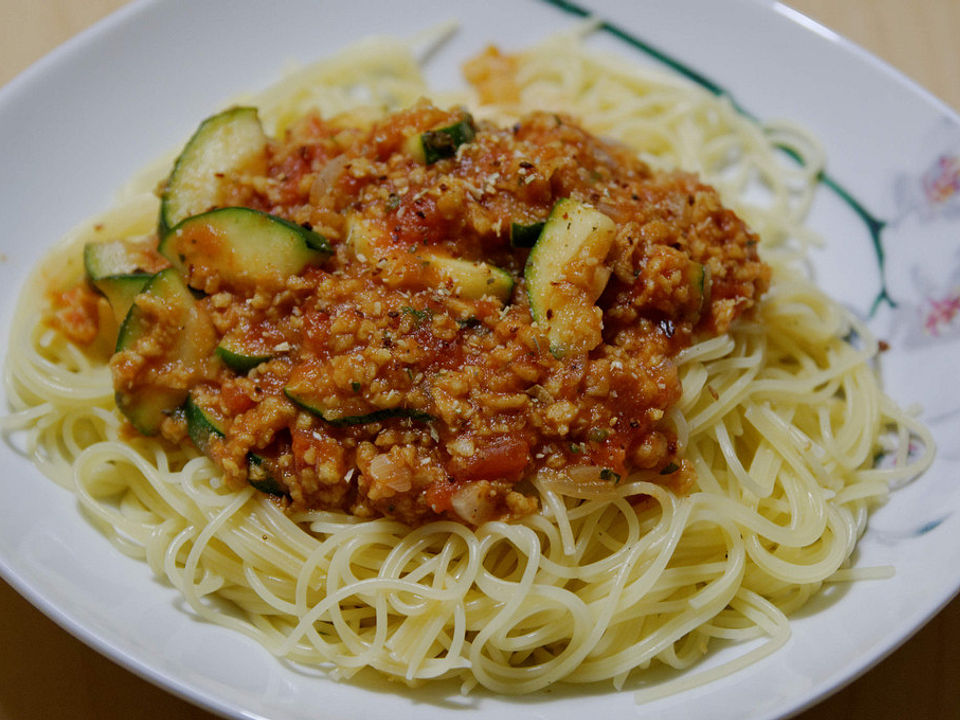 Vegetarische Spaghetti Bolognese Mit Zucchini Von Loomable Chefkoch