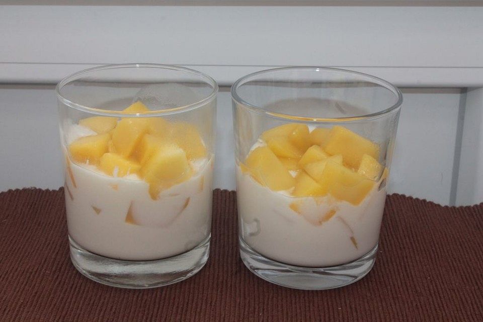 Kefir-Quarkcreme mit Mango-Limetten-Ragout