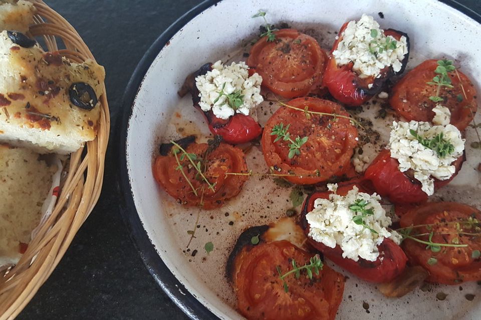 Pikant gefüllte Spitzpaprika