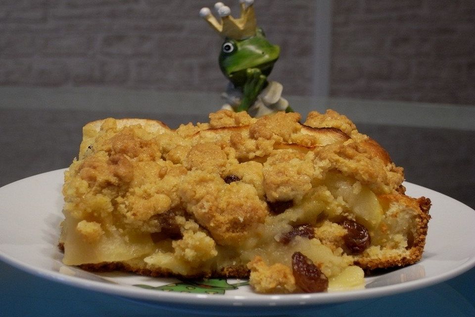 Urmelis Apfelstreusel-Blechkuchen mit Rumrosinen