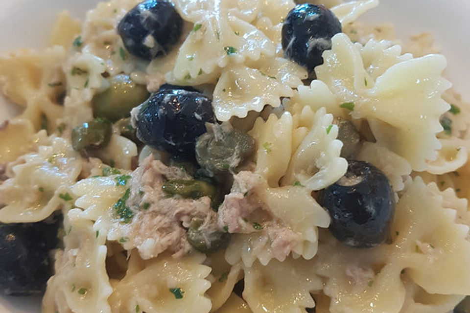 Mediterrane Thunfisch-Penne