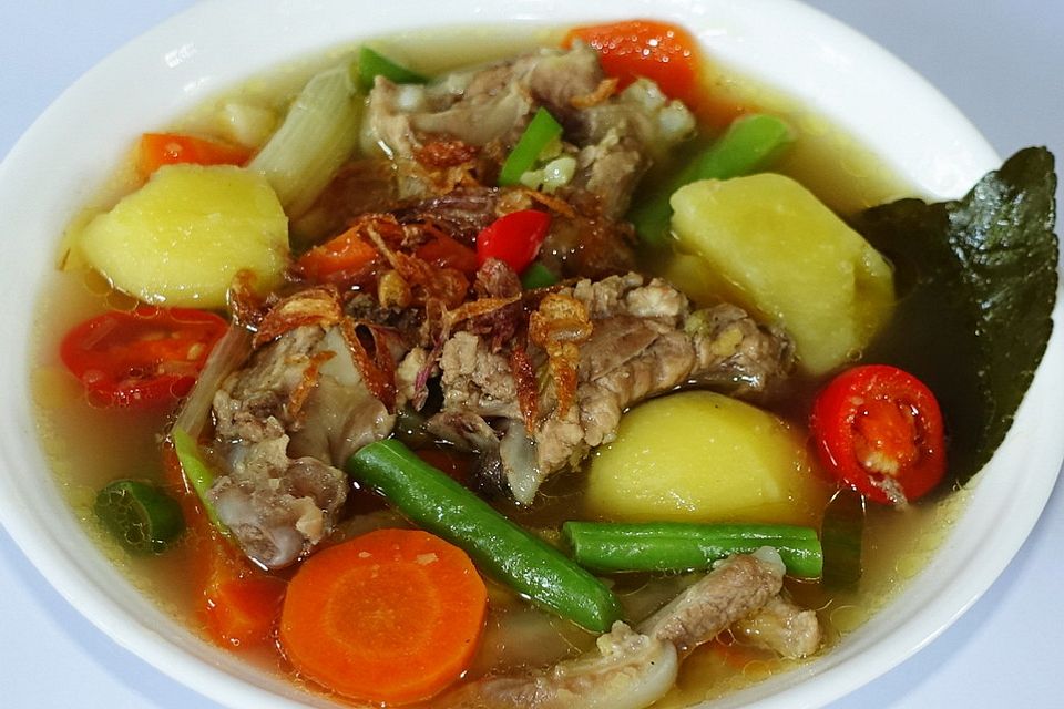 Sparerib-Suppe Bali