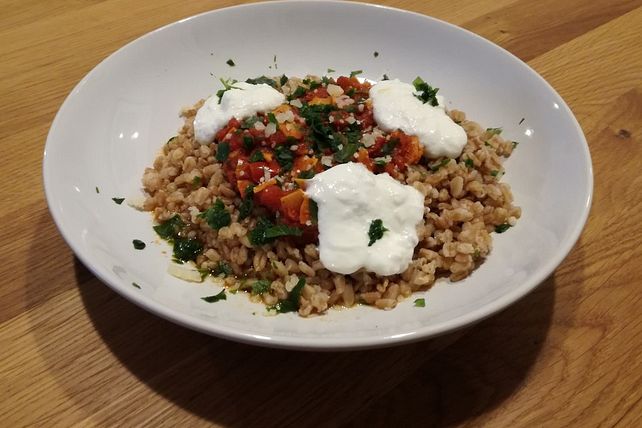 Dinkel mit pikanter Tomatensoße von SteveGr| Chefkoch