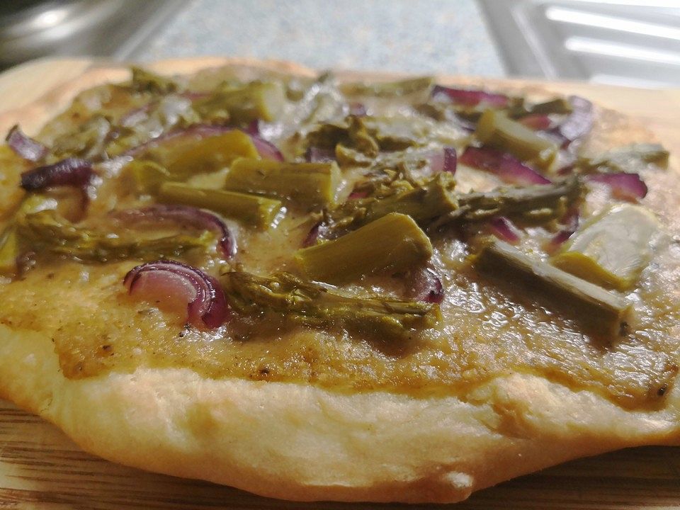 Vegane Spargelpizza mit Hollandaise-Hefeschmelz| Chefkoch