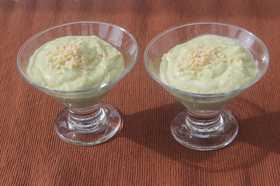 Avocado-Birne-Joghurt-Creme