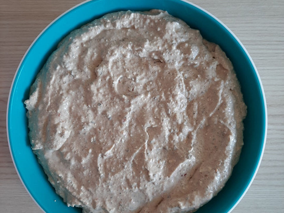 Frischkäse-Aufstrich mit Oliven, getrockneten Tomaten und Feta-Käse von ...