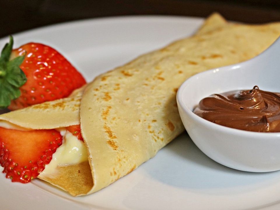 Dinkelpfannkuchen mit Vanillepudding und Erdbeeren von La_Cuisine_1990 ...