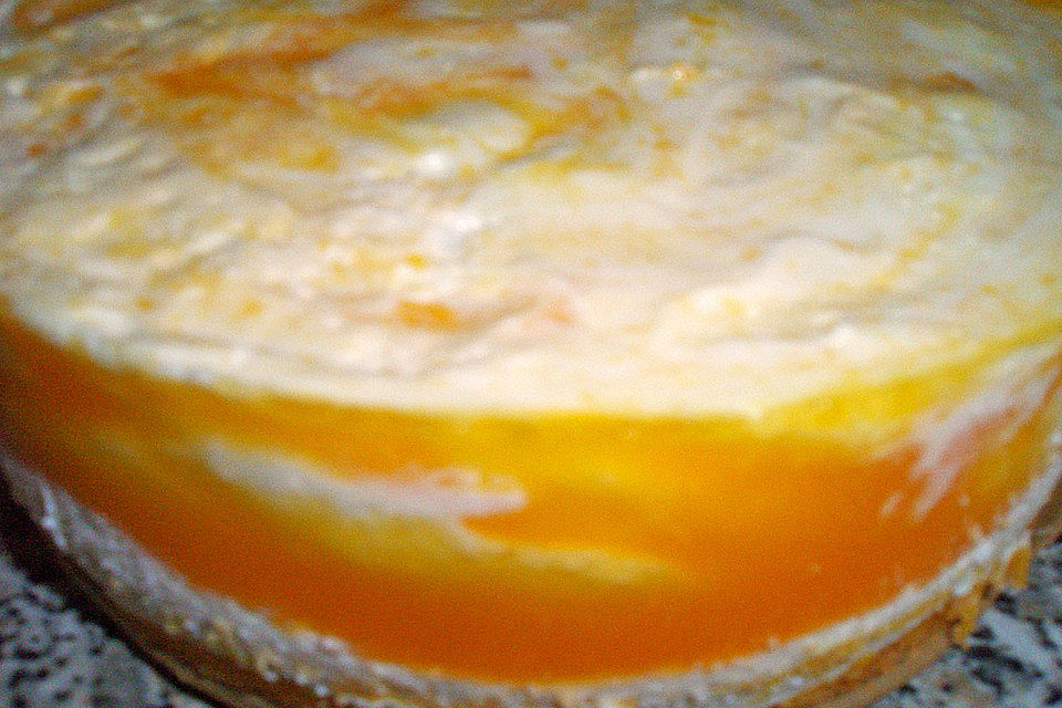 Käsesahnetorte mit Pfirsichen