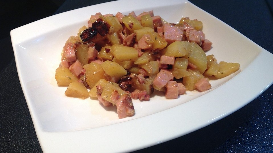 Saarländische Lyonerpfanne aus rohen Kartoffeln von He-fe Saarländische Lyonerpfanne aus rohen Kartoffeln von He-fe