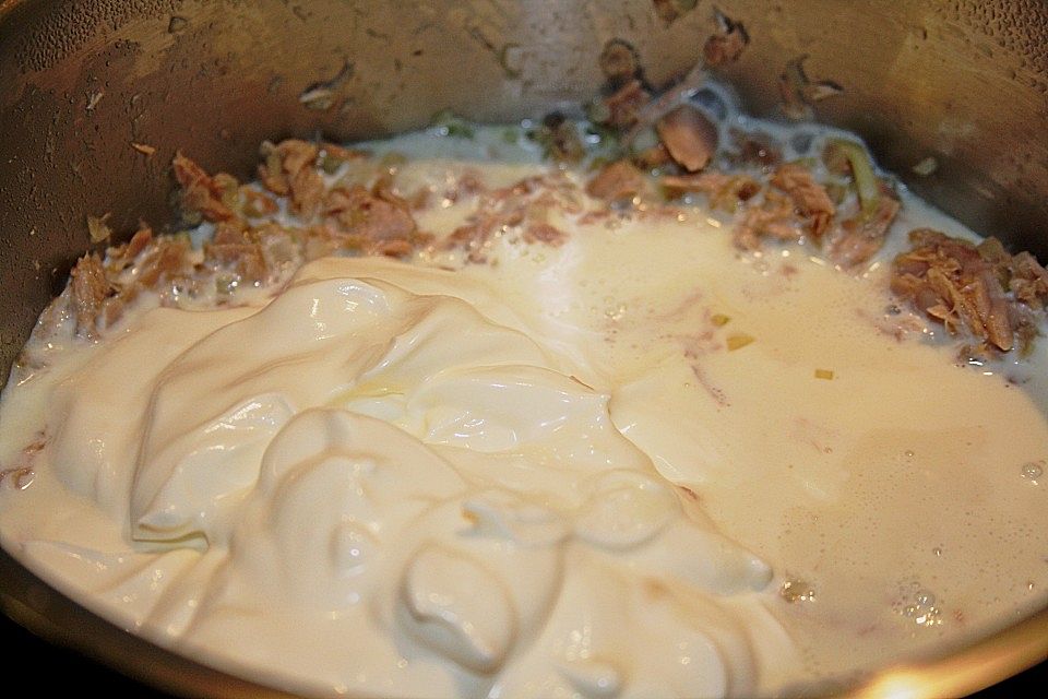Nudeln mit Tunfischsauce
