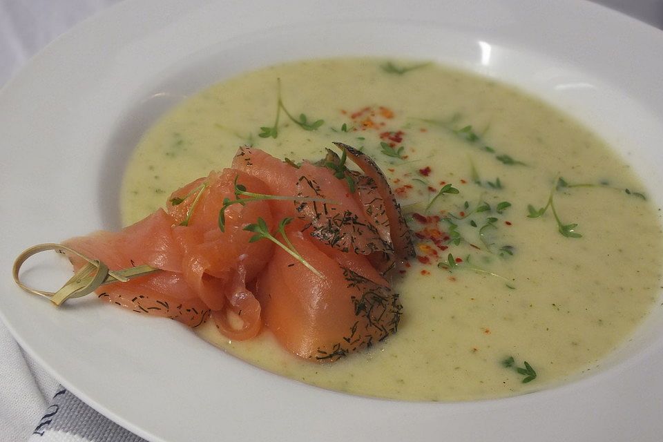 Kressesuppe mit Graved Lachs à la Gabi