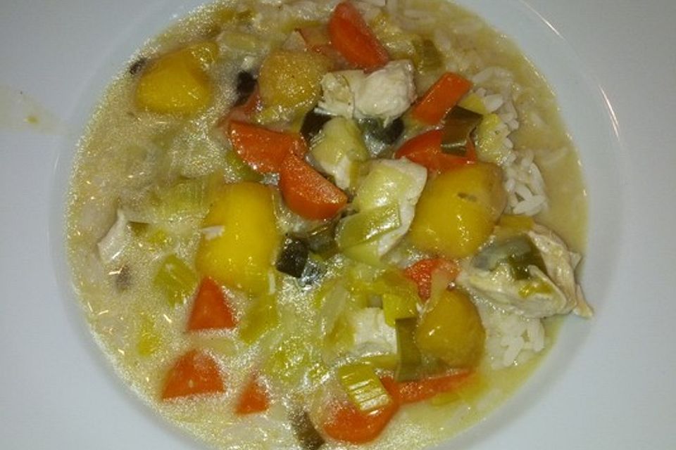 Hähnchen-Kokos-Suppe mit Mango