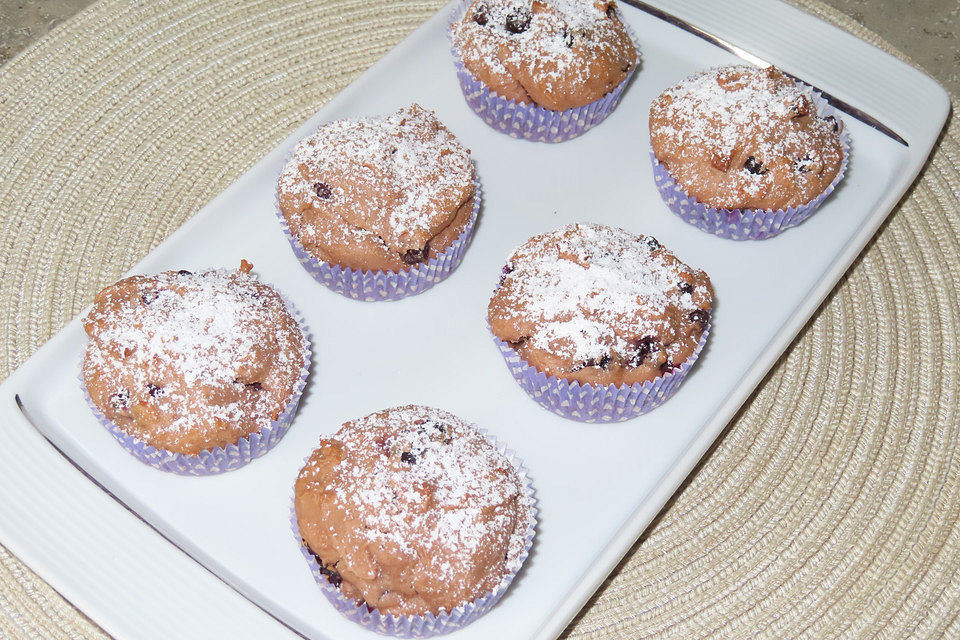 Heidelbeer-Muffins mit Schokopudding