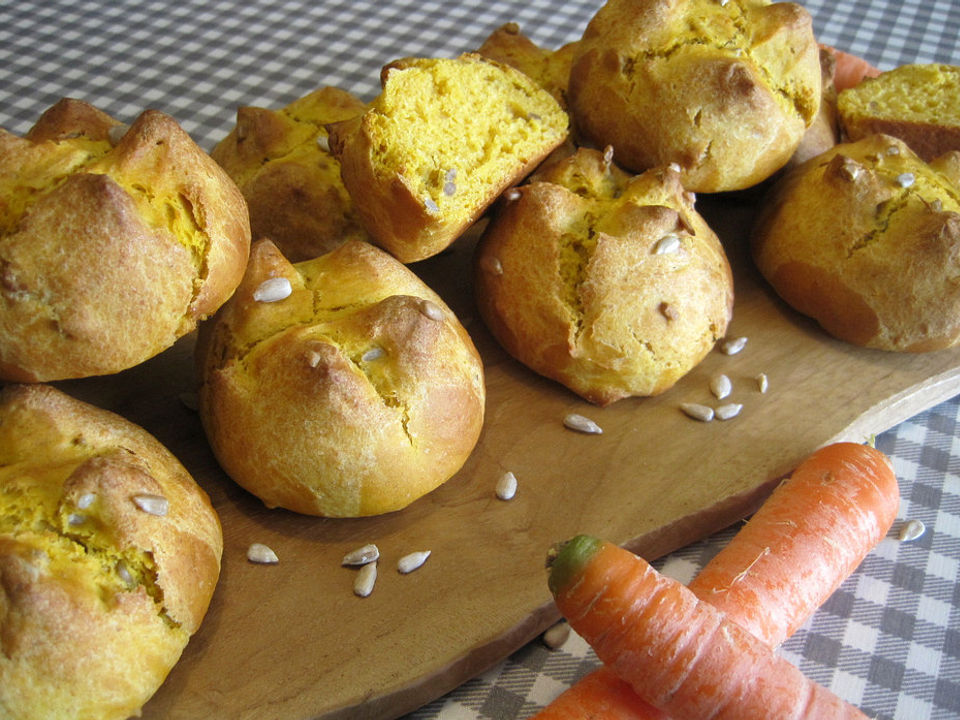 Karottenbrötchen mit Weizen und Dinkel von LissyBack| Chefkoch