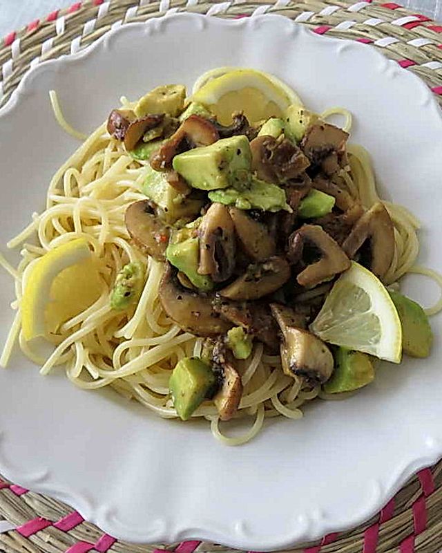 Avocado-Champignon-Spaghetti